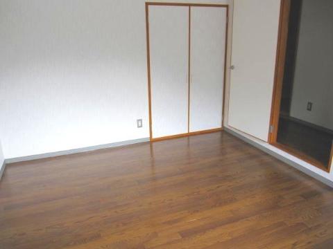 居室・リビング　室内