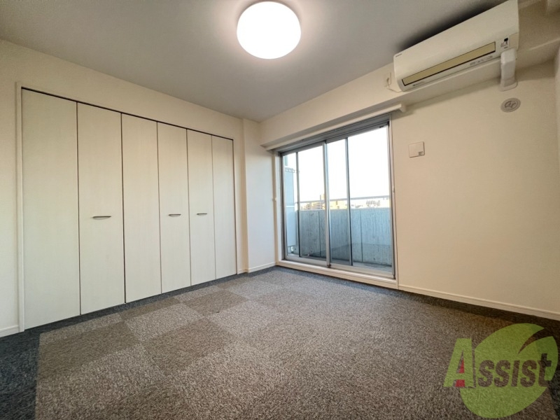 その他部屋・スペース　６．４帖の洋室です。おやすみはこちらで。