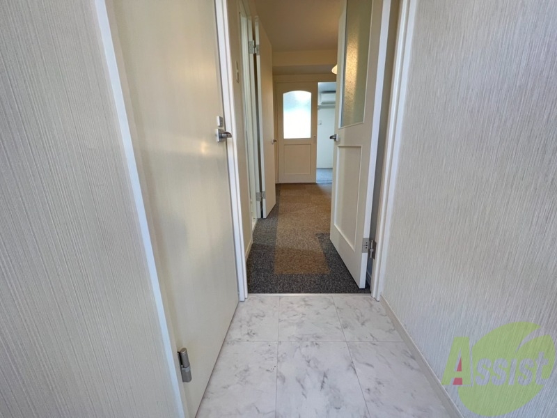 玄関　玄関は、そのままお部屋なので靴で上がってしまいそうですね。