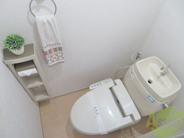 トイレ　こちらはトイレです。清潔感があり、安心して使用できます。