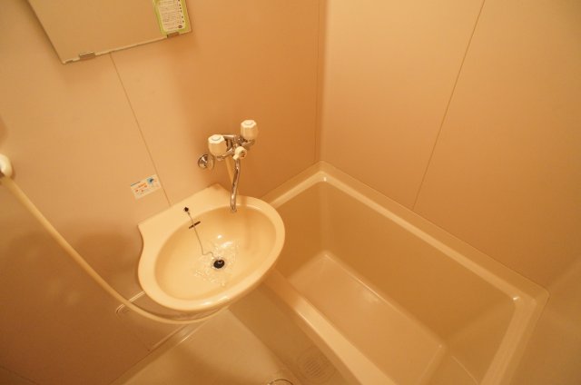 バス・シャワールーム　お風呂です