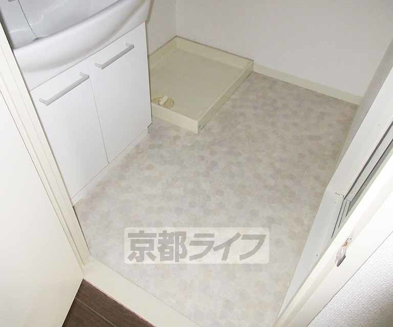 洗面設備　広め！