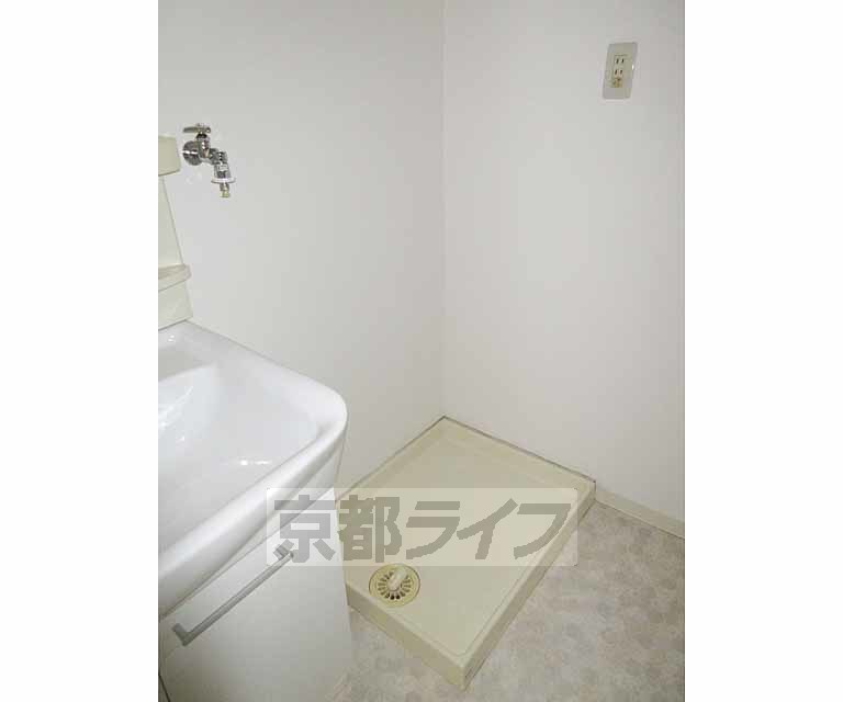 その他設備　洗面所に洗濯機置けます！