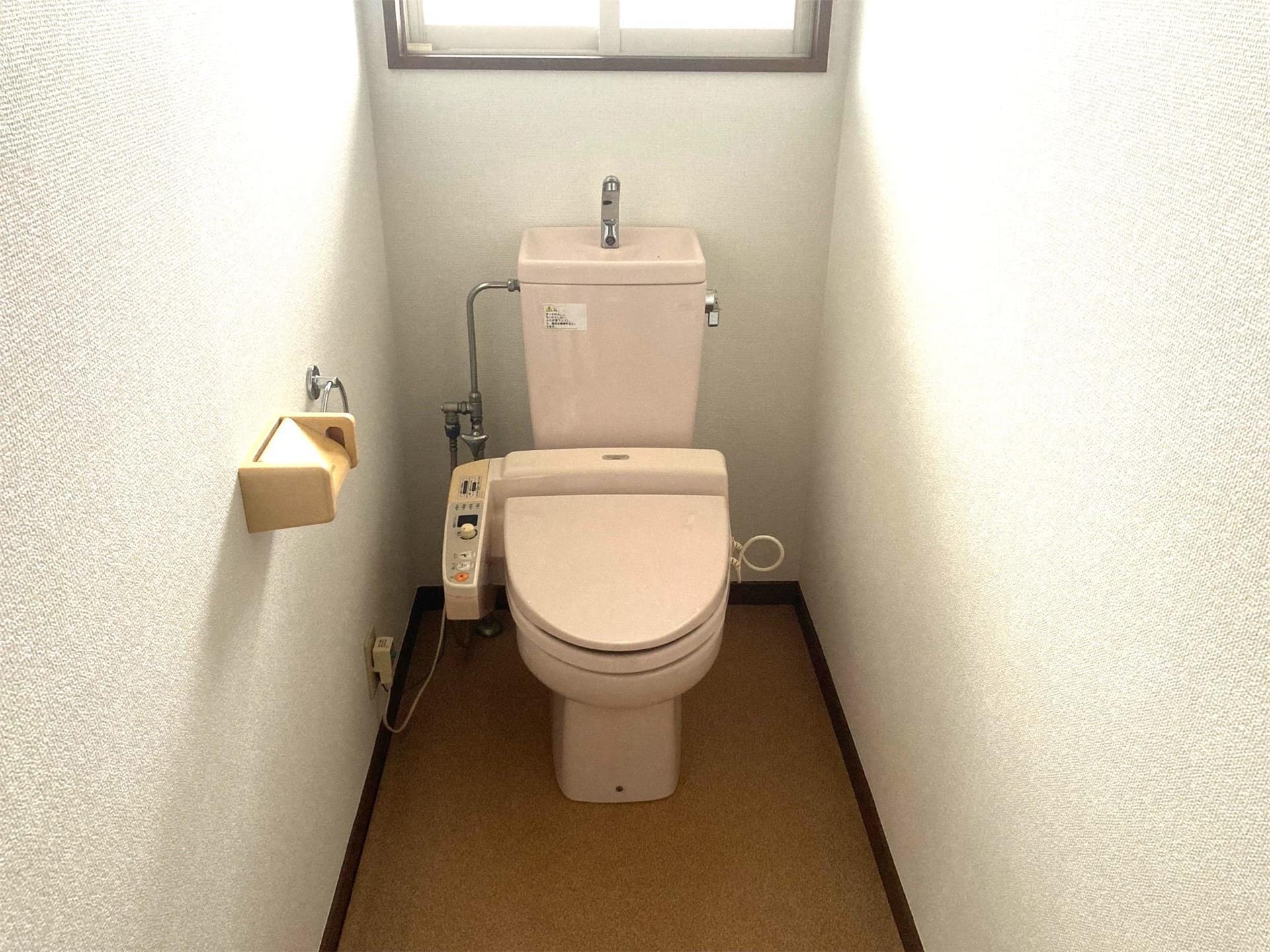 トイレ　温水洗浄便座