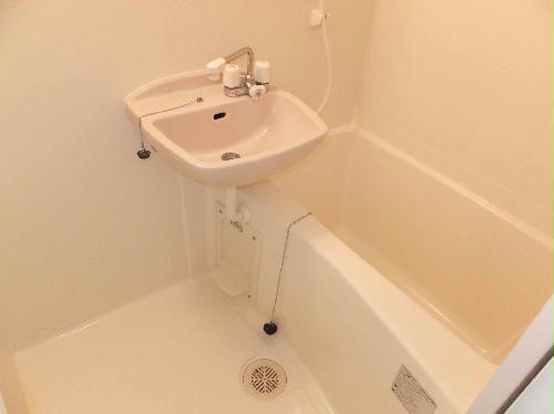 バス・シャワールーム　雨の日の室内干しに便利な浴室乾燥機付き