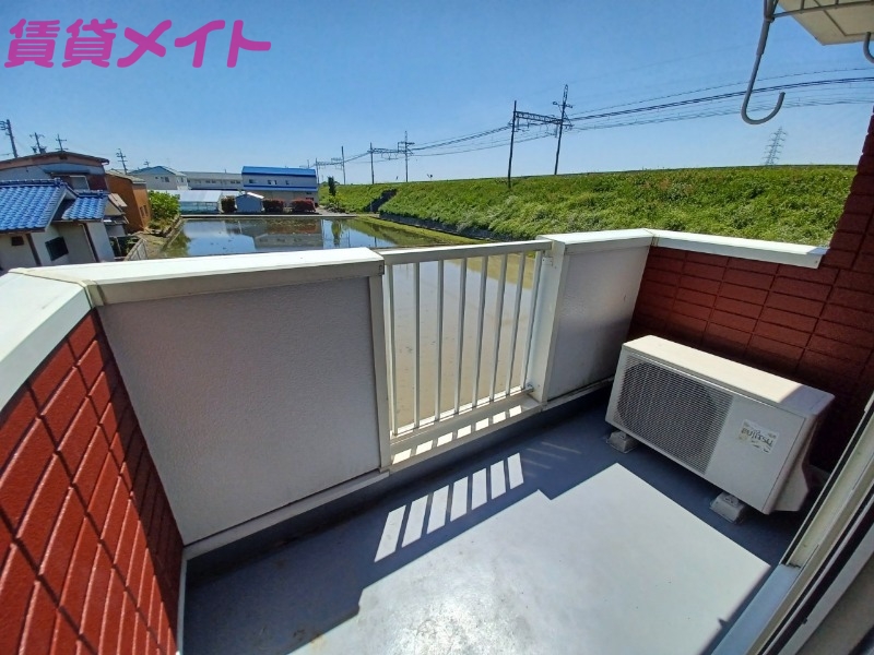 バルコニー　同物件別部屋反転写真