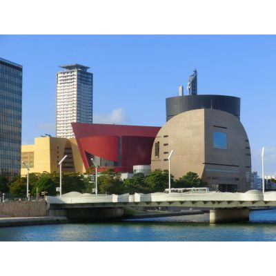 ショッピングセンター　リバーウォーク北九州（ショッピングセンター）まで700m