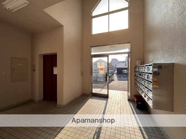 エントランス　駐車場