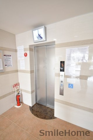 その他共有部分　エレベーターがあると重たい荷物も簡単に部屋まで運べますよ