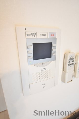 セキュリティ　TVモニターホンは安心ですね。誰か確認してから開けて下さいね