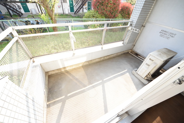 バルコニー　～今日は朝からお洗濯～