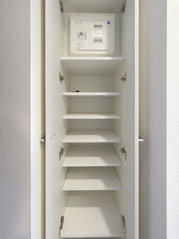 収納　シューズBOX