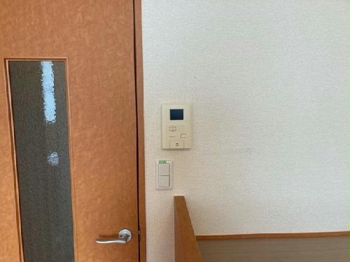 セキュリティ　モニター付きインターホン