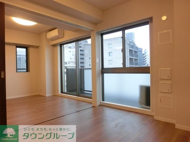 居室・リビング　★角部屋2面採光★