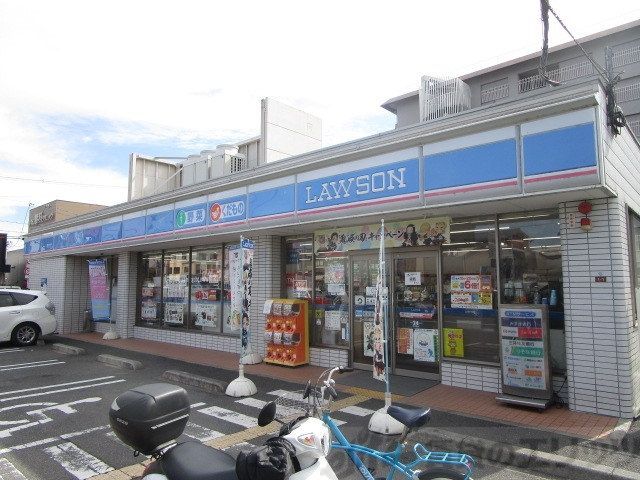 コンビニ　ローソン　高槻北柳川店（コンビニ）まで560m