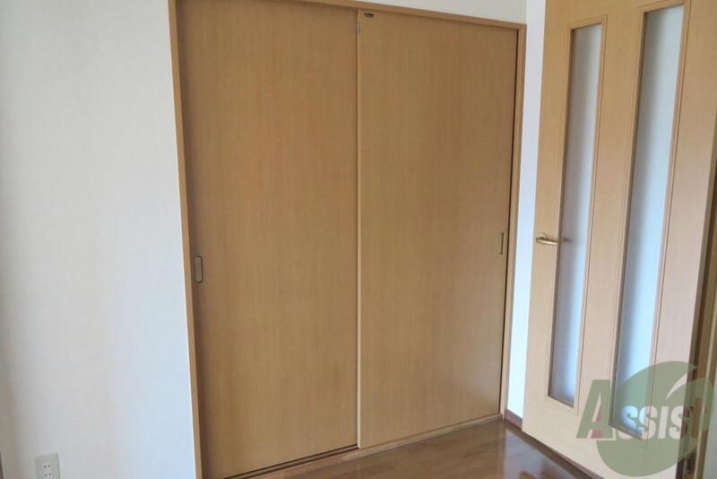 収納　４．５帖洋室にあるクローゼット、収納はこちらですね