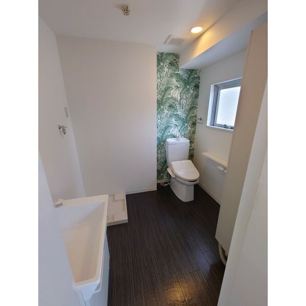 トイレ　※別室の参考写真の為、現況優先です。