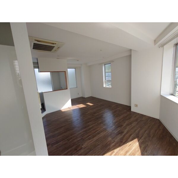 居室・リビング　※別室の参考写真の為、現況優先です。