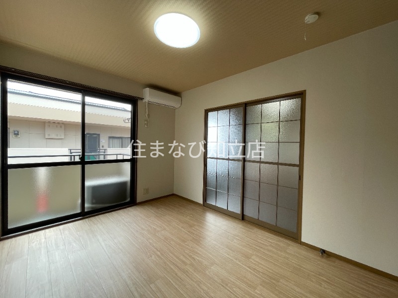 居室・リビング　同型別部屋写真