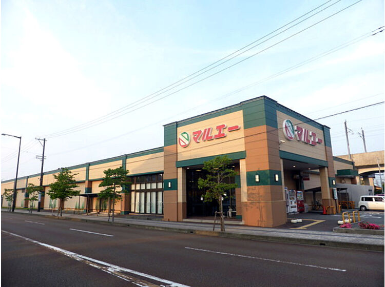 スーパー　マルエー土居原店（スーパー）まで832m