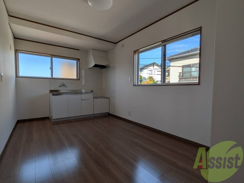 居室・リビング　お部屋は陽当たりもよく風通しもよくのんびりできそうです。