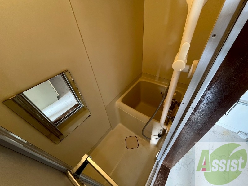 バス・シャワールーム　ユニットバスです。疲れを癒すのに欠かせませんね！