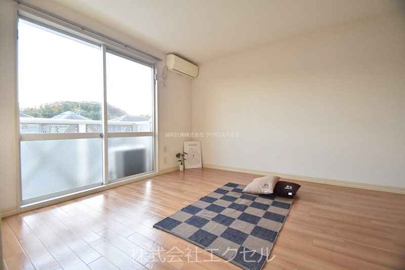 居室・リビング　陽当たり良好で明るいお部屋です。