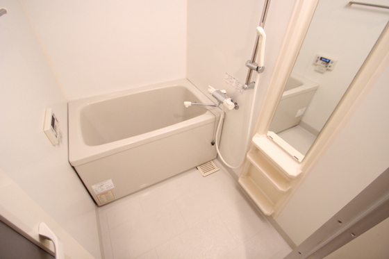 バス・シャワールーム　※別部屋の写真です