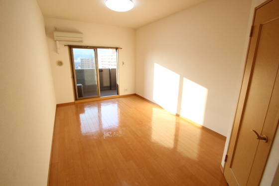 居室・リビング　※別部屋の写真です