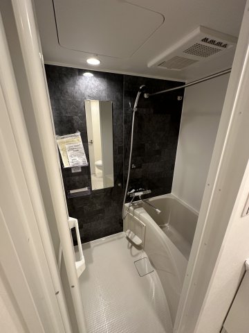 バス・シャワールーム　コンパクトで使いやすいお風呂です