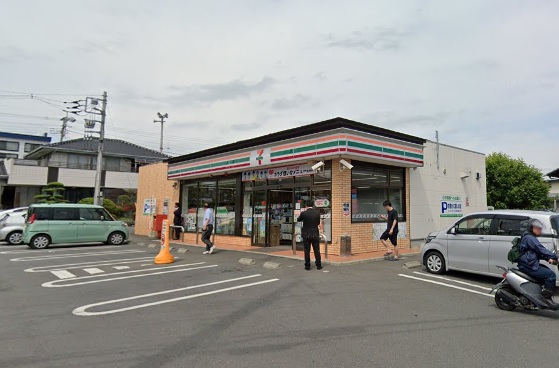 コンビニ　セブンイレブン（コンビニ）まで1670m