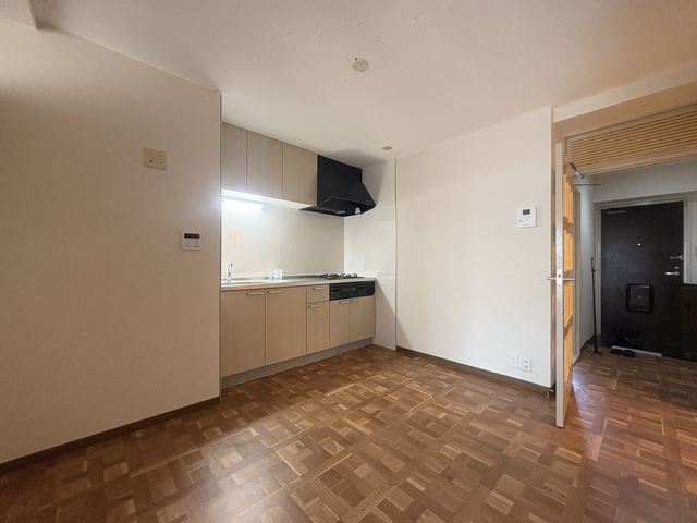 居室・リビング　※写真は別室です