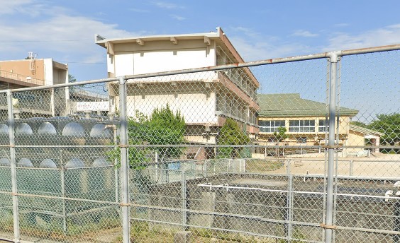 小学校　大分市立賀来小学校ＰＴＡ事務局（小学校）まで1515m