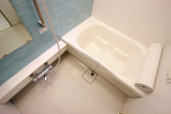 バス・シャワールーム　※別部屋の写真です