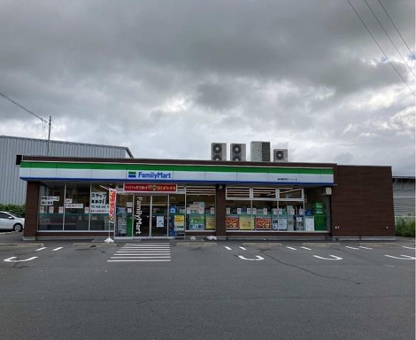 コンビニ　ファミリーマート　西インター店（コンビニ）まで550m
