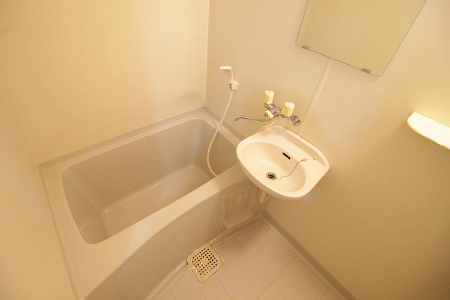 バス・シャワールーム　バス