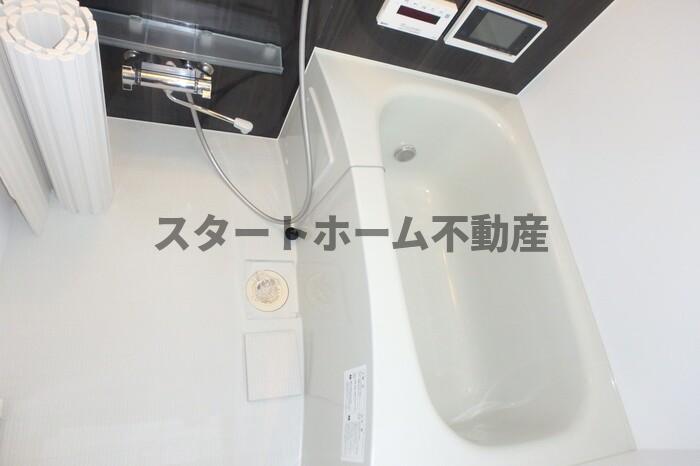 バス・シャワールーム　ゆったり過ごせるお風呂です