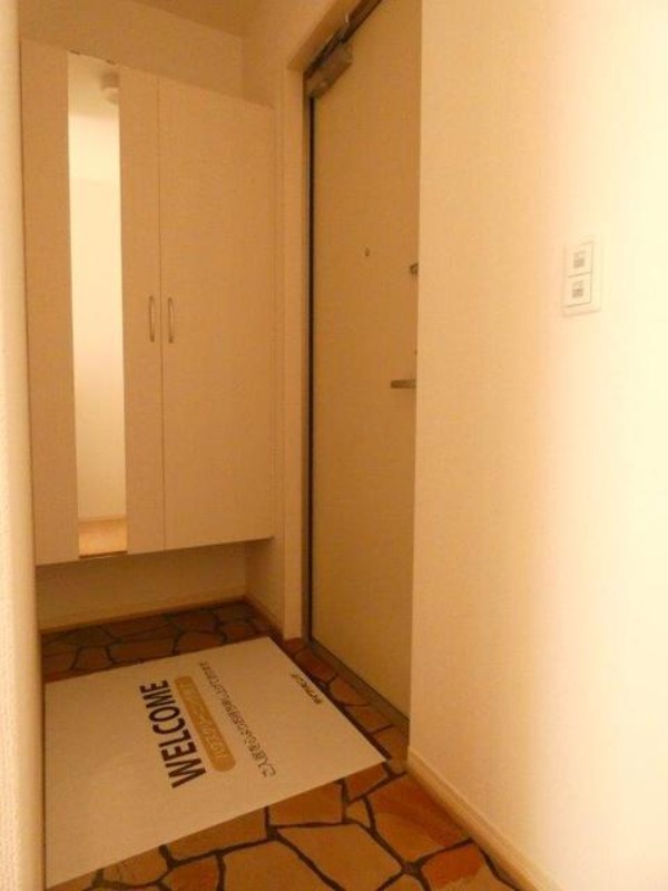 玄関　図面と現状に相違がある場合には現状を優先