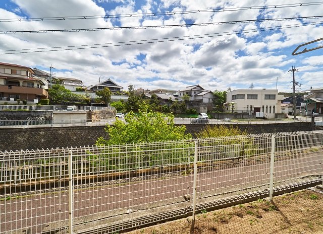 眺望　川沿いリバーサイドです