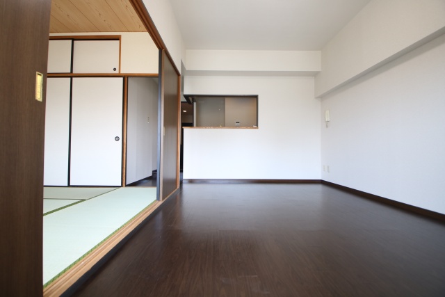 居室・リビング　※別室の参考写真の為、現況優先です。