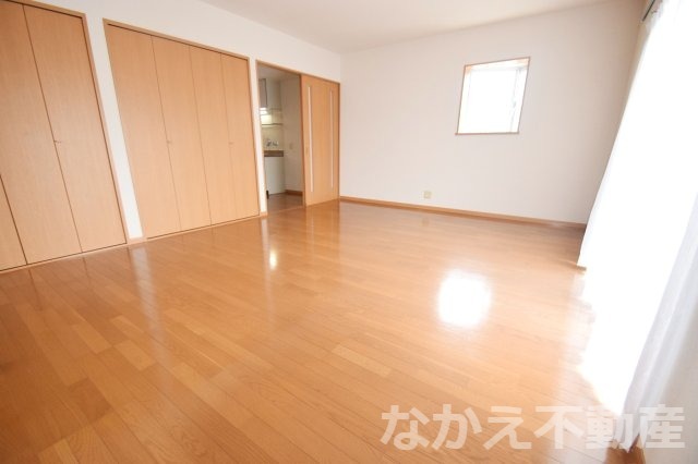 居室・リビング　こちらの居間で趣味の時間をお楽しみください