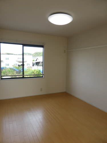 居室・リビング　北側洋間