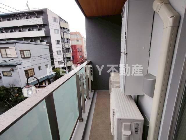 バルコニー　陽当たり良好なバルコニーです