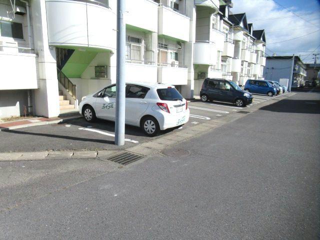 駐車場　駐車場