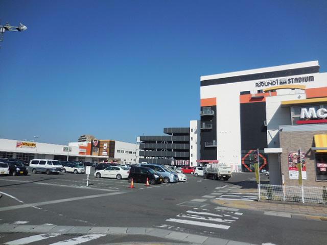 ショッピングセンター　ラウンドワン東口店（ショッピングセンター）まで1000m