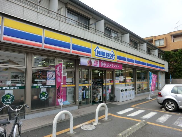 コンビニ　ミニストップ（コンビニ）まで395m