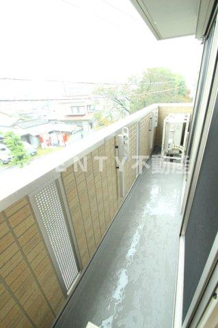 バルコニー　暖かな日差しのふりそそぐバルコニー