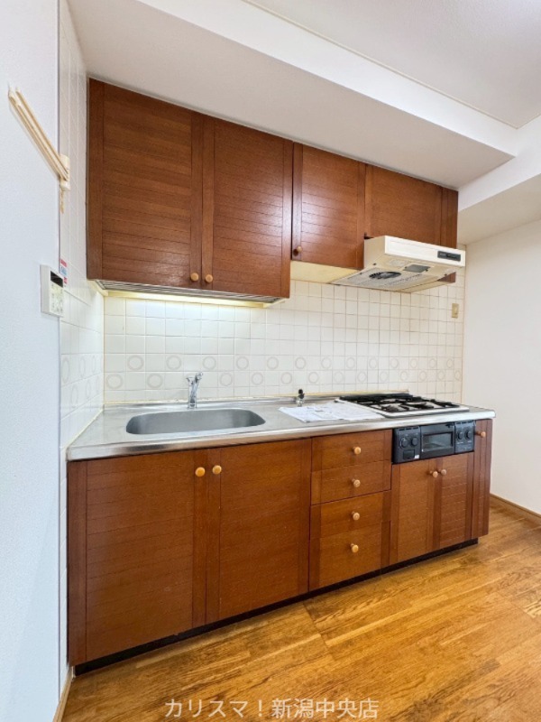 キッチン　※別部屋参考写真