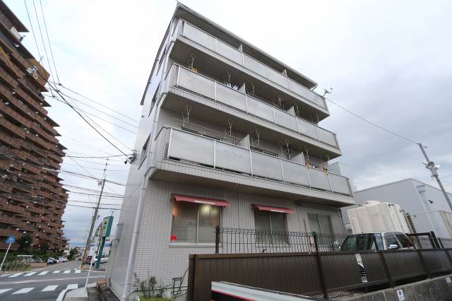 建物外観　カッコイイ外観ですね。