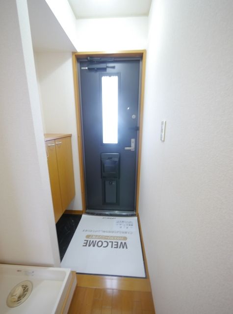 玄関　★広めのスペースの玄関です★